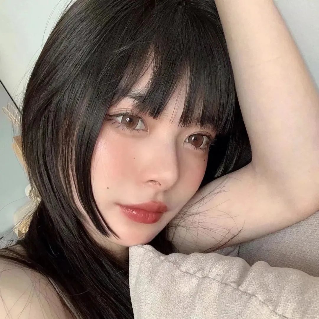 如蝶翩翩海报